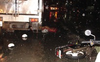 TPHCM: Tông xe tải, một thanh niên chết thảm